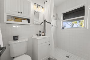 BATH1 402 161st Ave 055