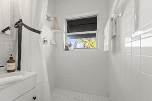 BATH1 402 161st Ave 058