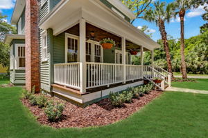 Front porch newly rennovated ...