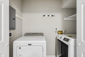 Dunbar Dr-S0810-014.jpg