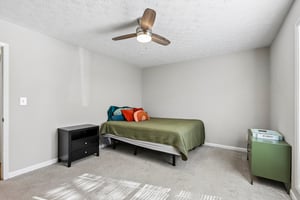 Dunbar Dr-S0810-026.jpg