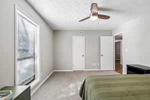 Dunbar Dr-S0810-027.jpg