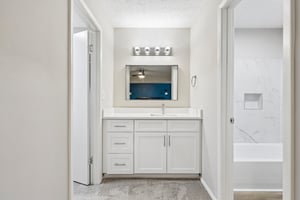 Dunbar Dr-S0810-029.jpg