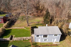 402 Middlebridge Rd, South Kingstown, RI 02879, USA Photo 4