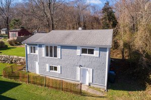 402 Middlebridge Rd, South Kingstown, RI 02879, USA Photo 9
