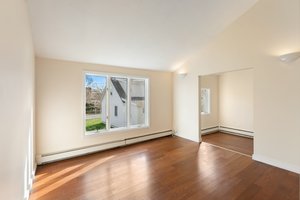 402 Middlebridge Rd, South Kingstown, RI 02879, USA Photo 18