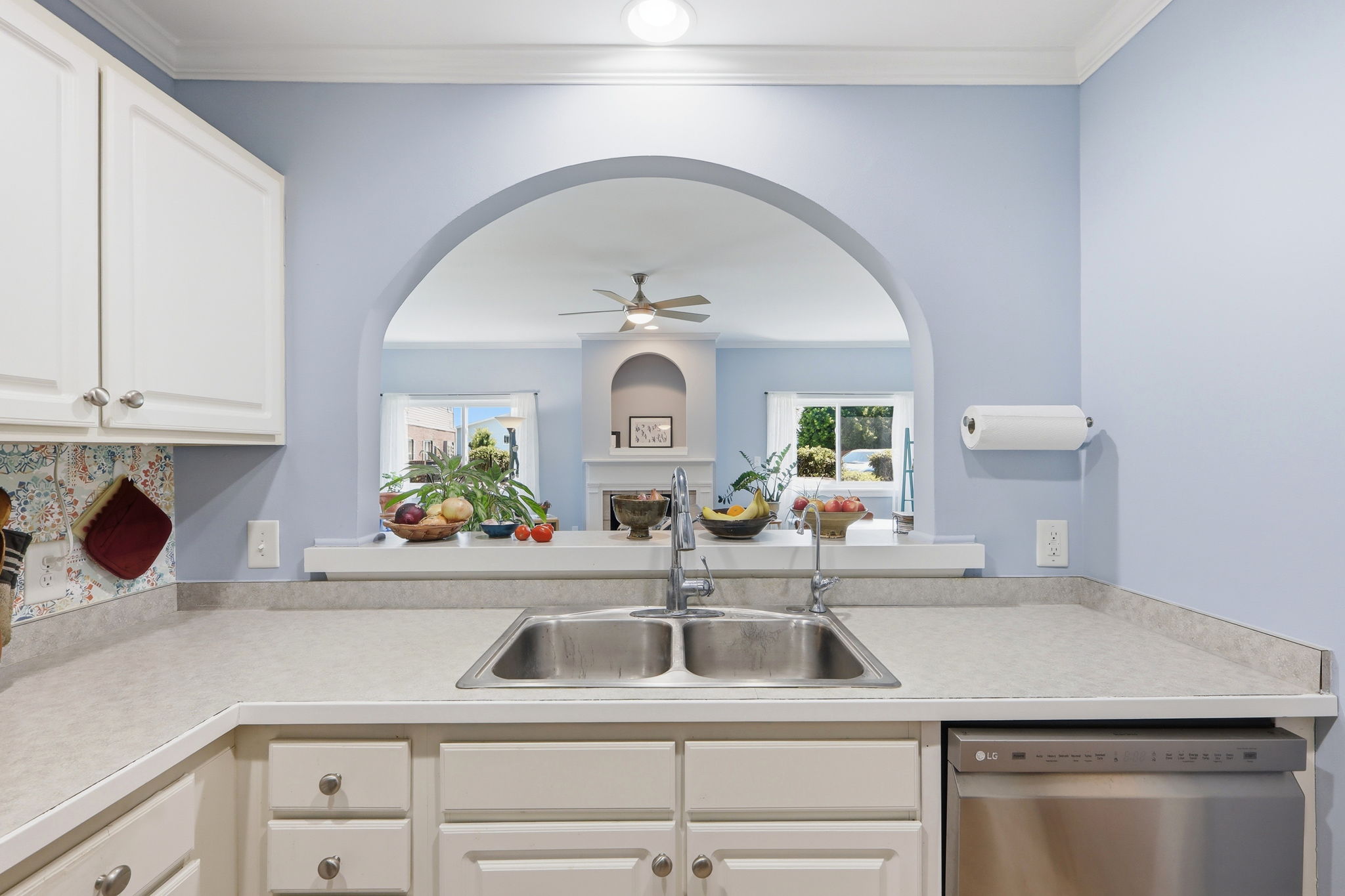 Kitchen w/ Pass-Through or Breakfast Bar