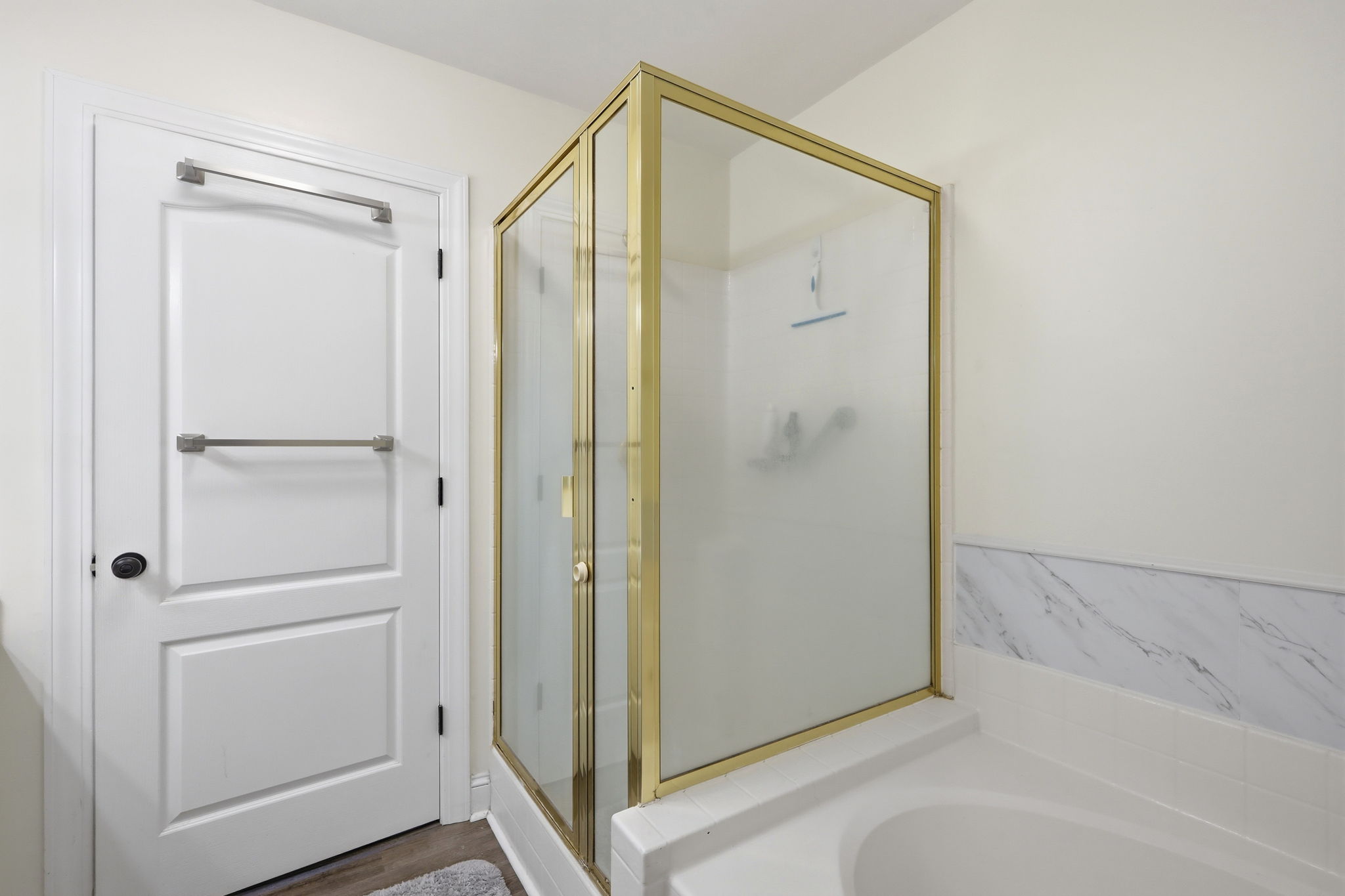 En Suite Walk-In Shower