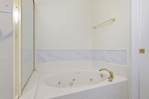 En Suite Soaker Tub