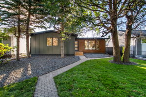 402 Whitegates Crescent - Exterior-1