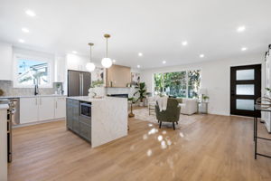 402 Whitegates Crescent - Interior-1