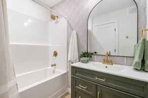 402 Whitegates Crescent - Interior-13