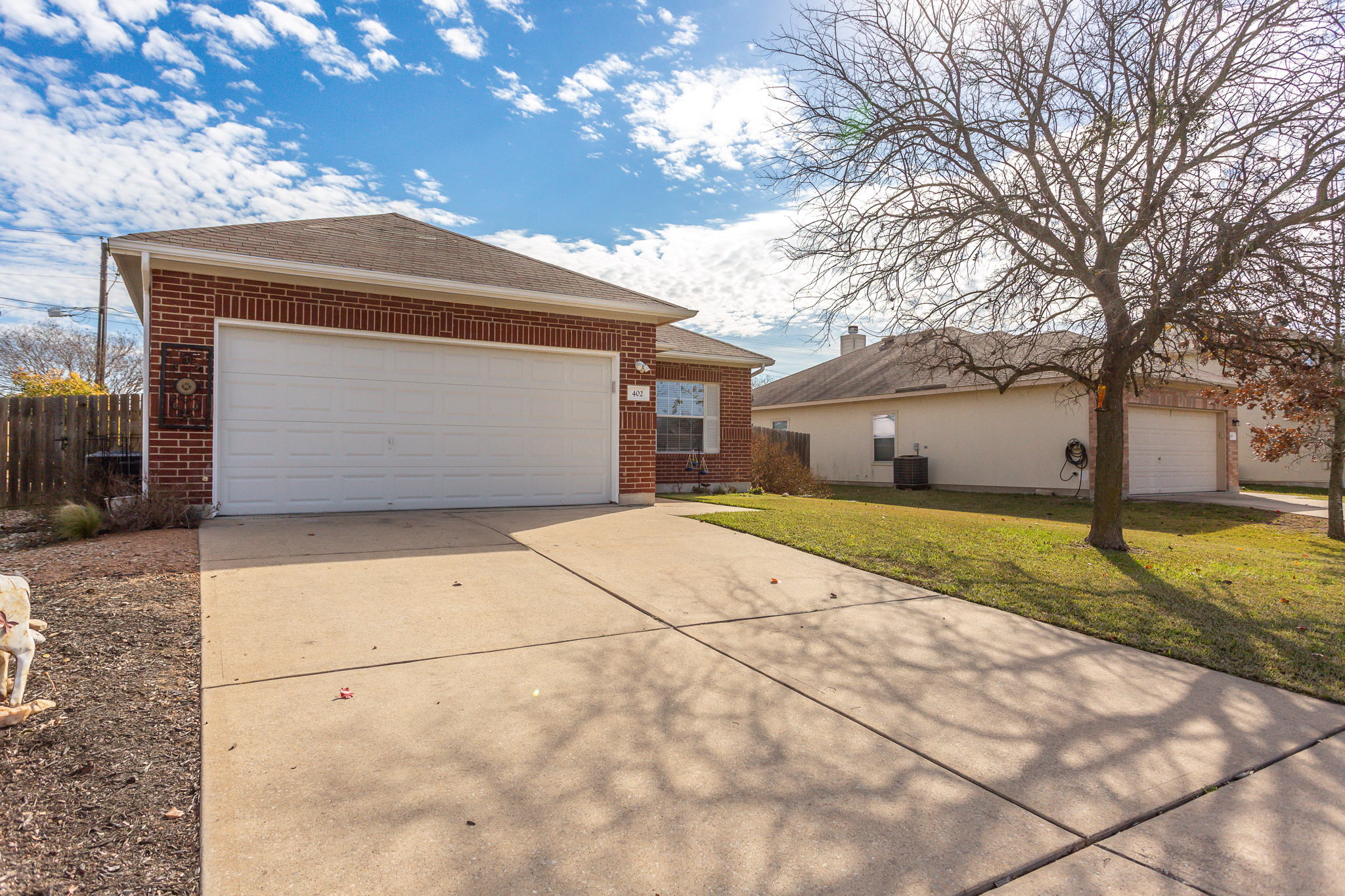 402 Wiley St, Hutto, TX 78634, USA Photo 4