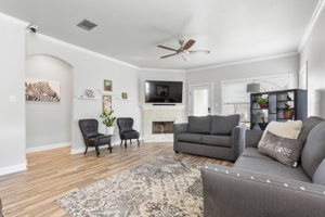 402 Wiley St, Hutto, TX 78634, USA Photo 16