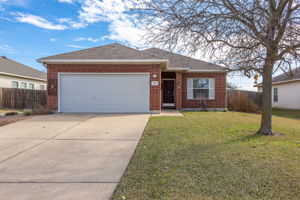 402 Wiley St, Hutto, TX 78634, USA Photo 2