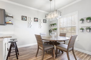 402 Wiley St, Hutto, TX 78634, USA Photo 10