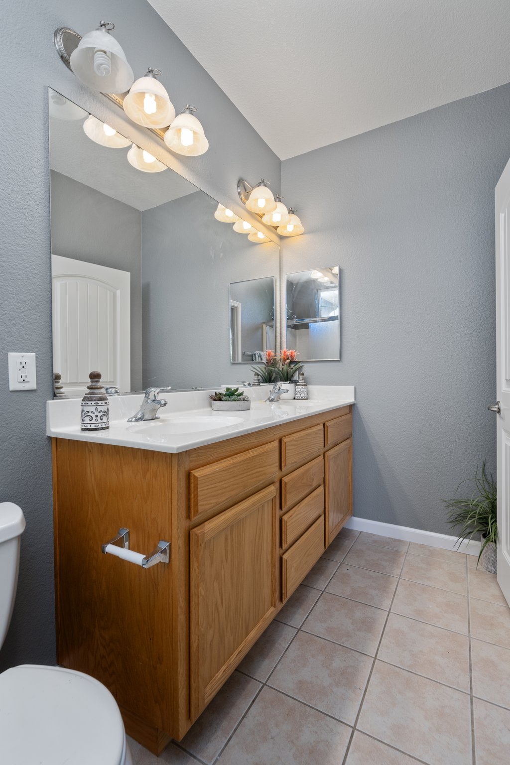 4020 Neapolis Ln, Sacramento, CA 95834, US Photo 18