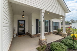 Front Porch/Entrance
