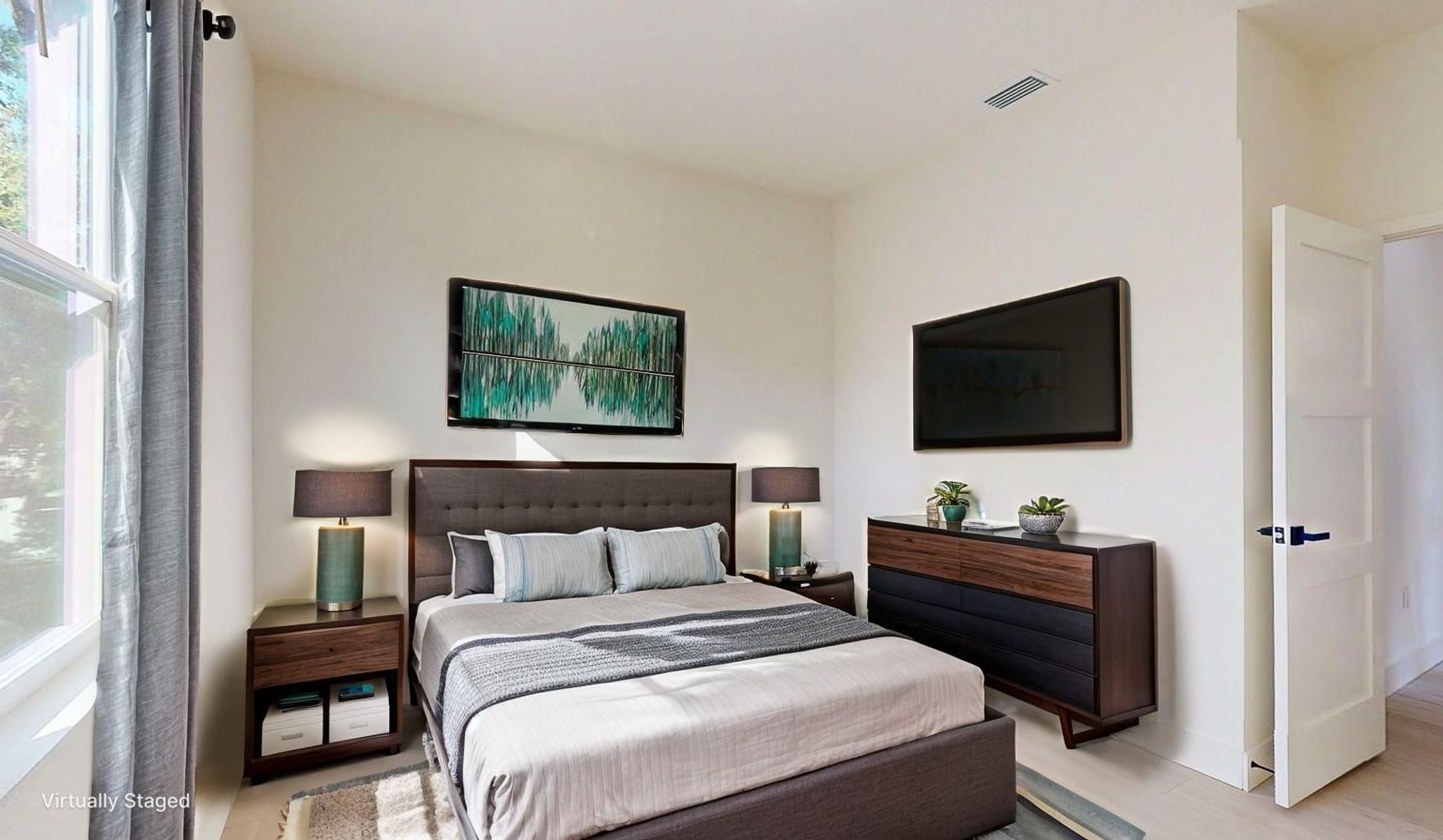 Henry for Jason-02 virtually staged.jpeg