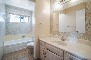 037_40204 Hacienda Ct