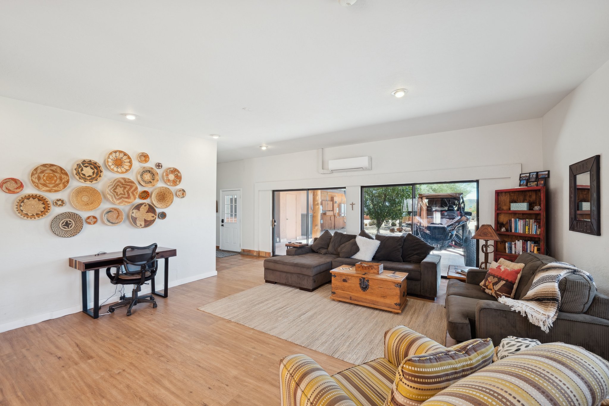 40205 N 26th St-010.jpg