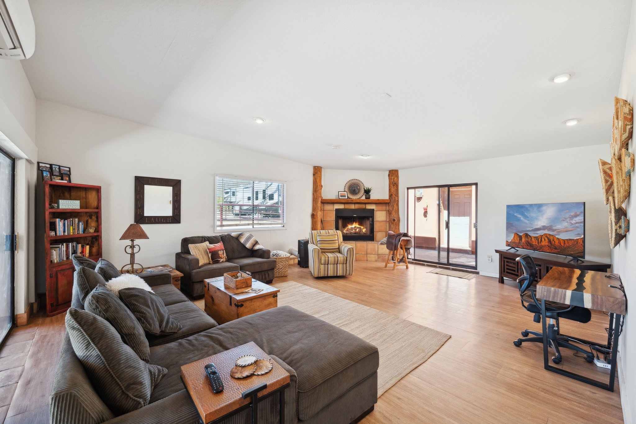 40205 N 26th St-011.jpg