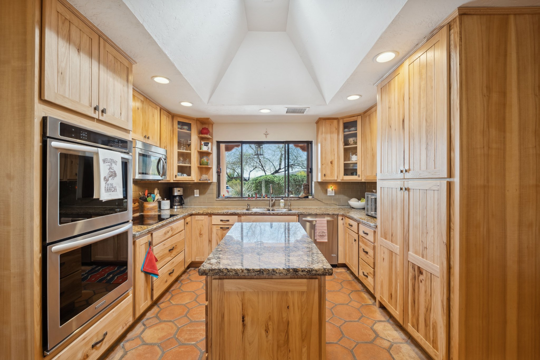 40205 N 26th St-018.jpg