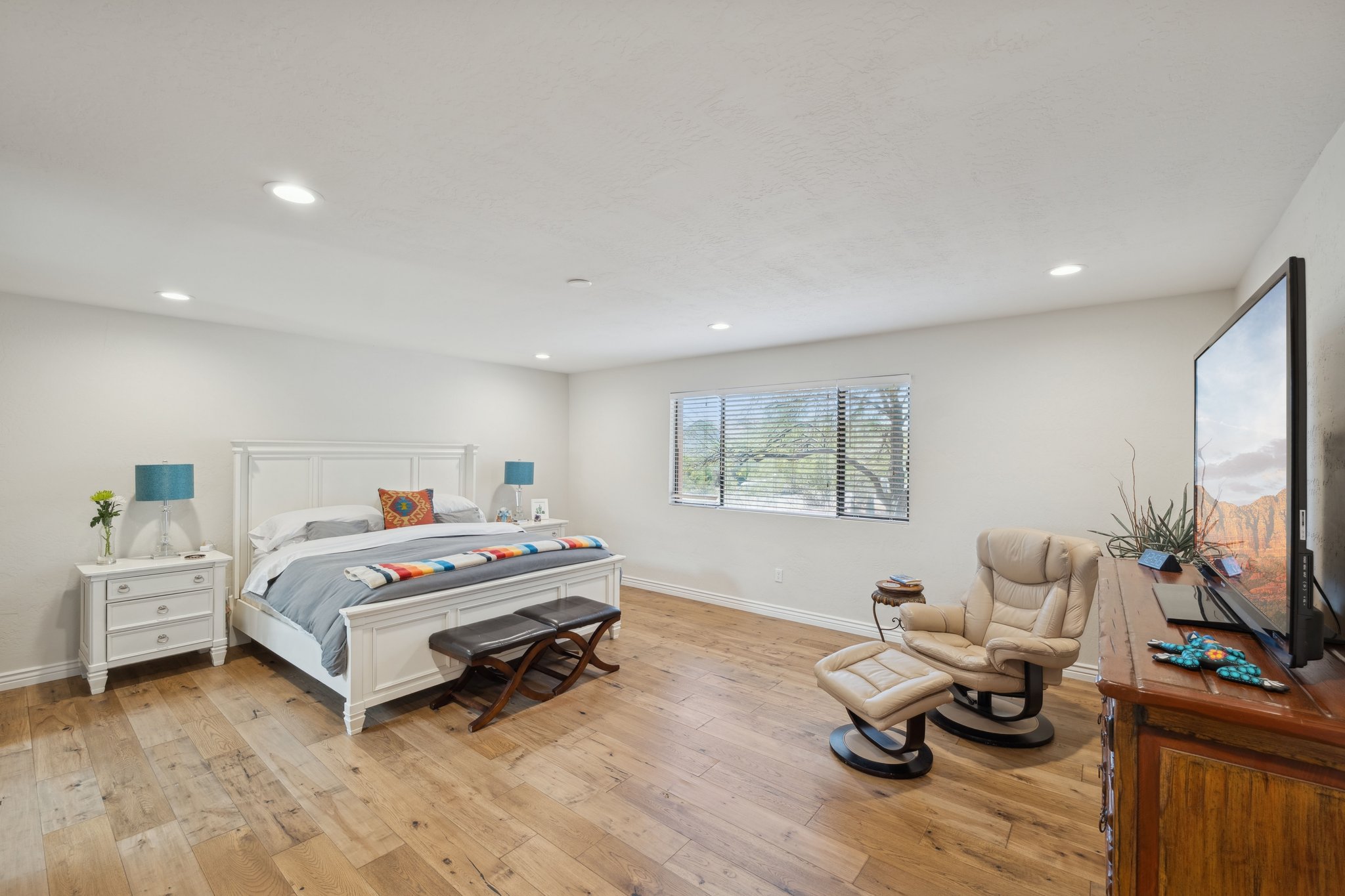 40205 N 26th St-026.jpg