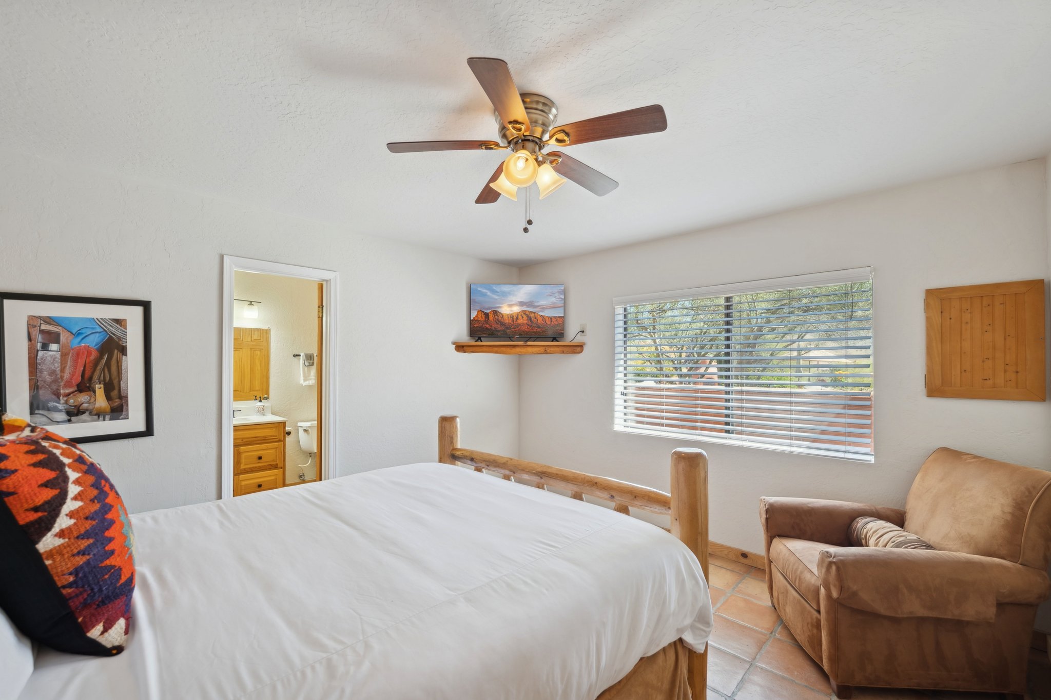 40205 N 26th St-031.jpg