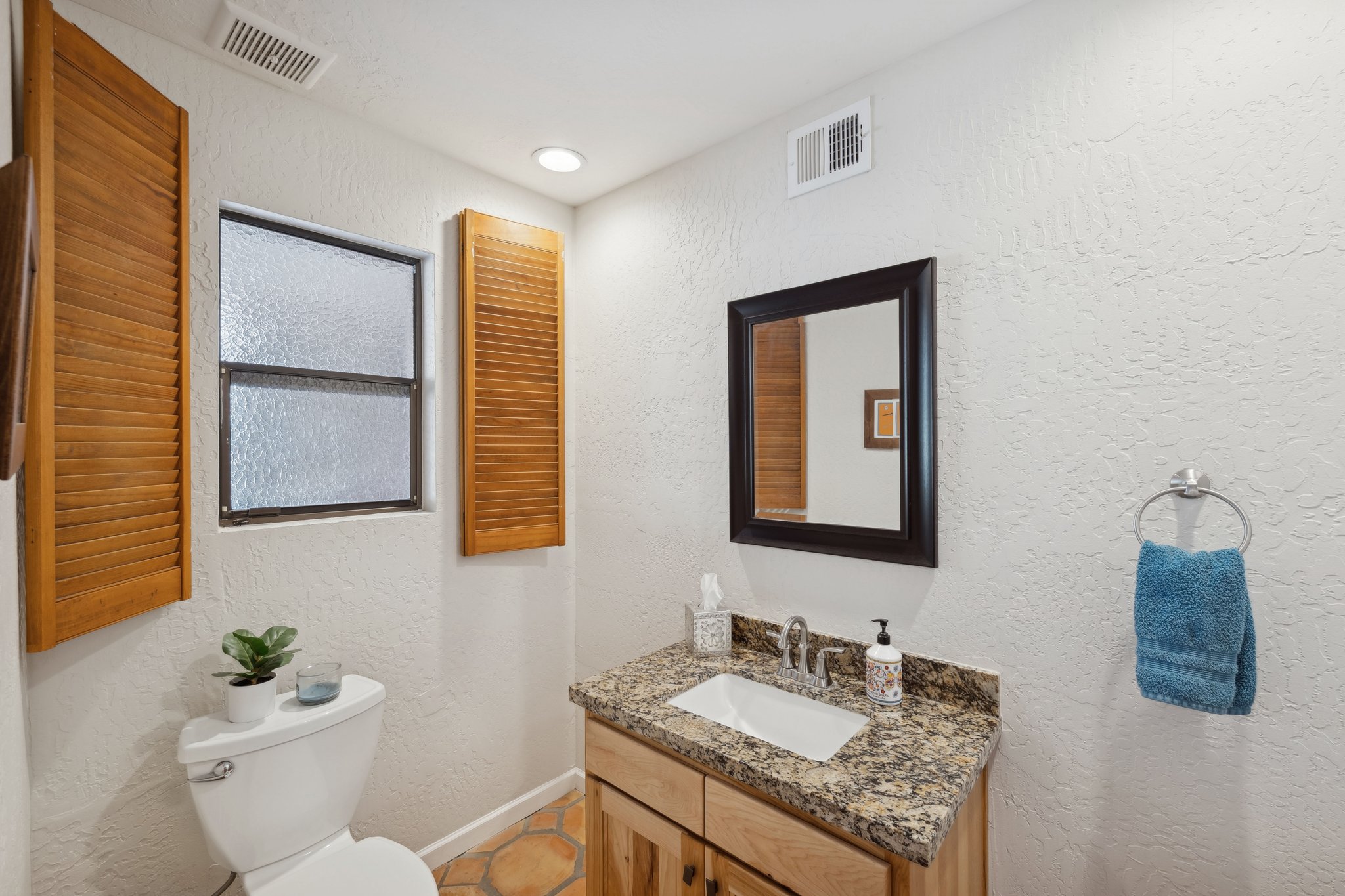 40205 N 26th St-036.jpg