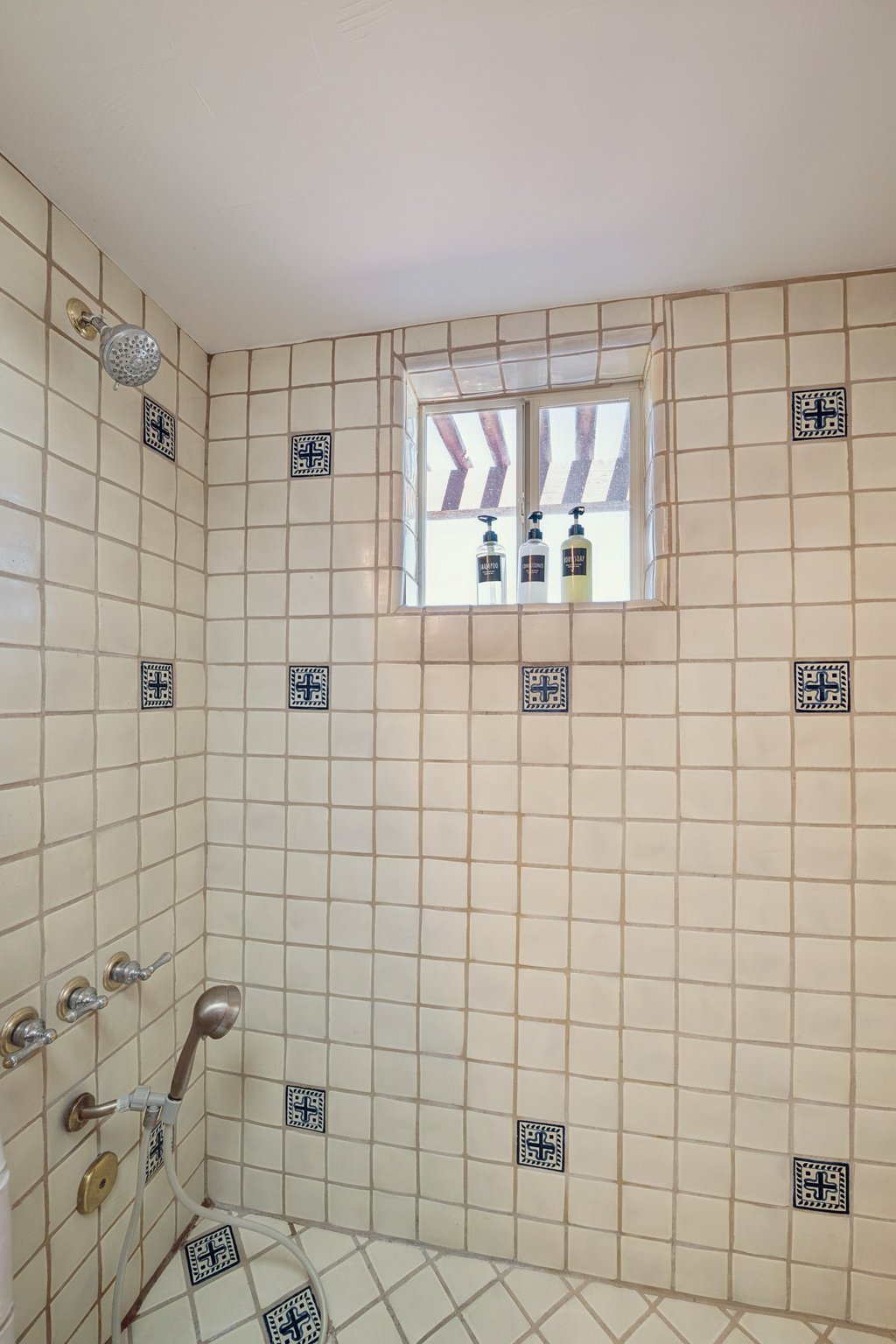 40205 N 26th St-059.jpg