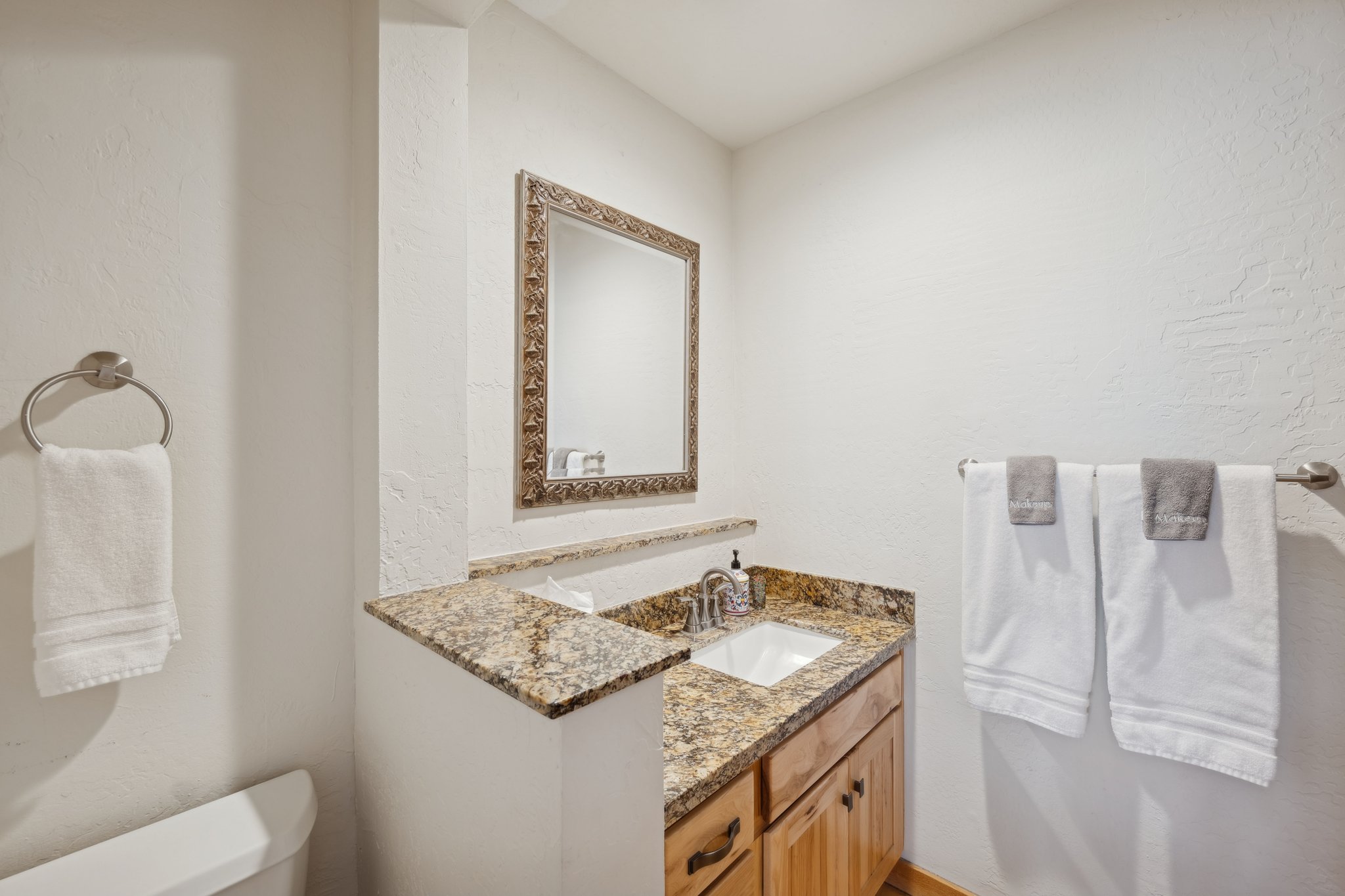 40205 N 26th St-064.jpg