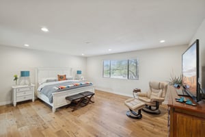 40205 N 26th St-026.jpg