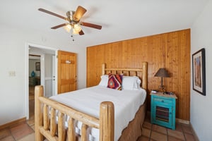 40205 N 26th St-029.jpg