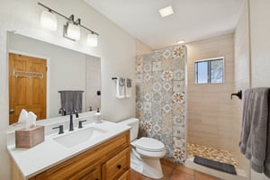 40205 N 26th St-037.jpg