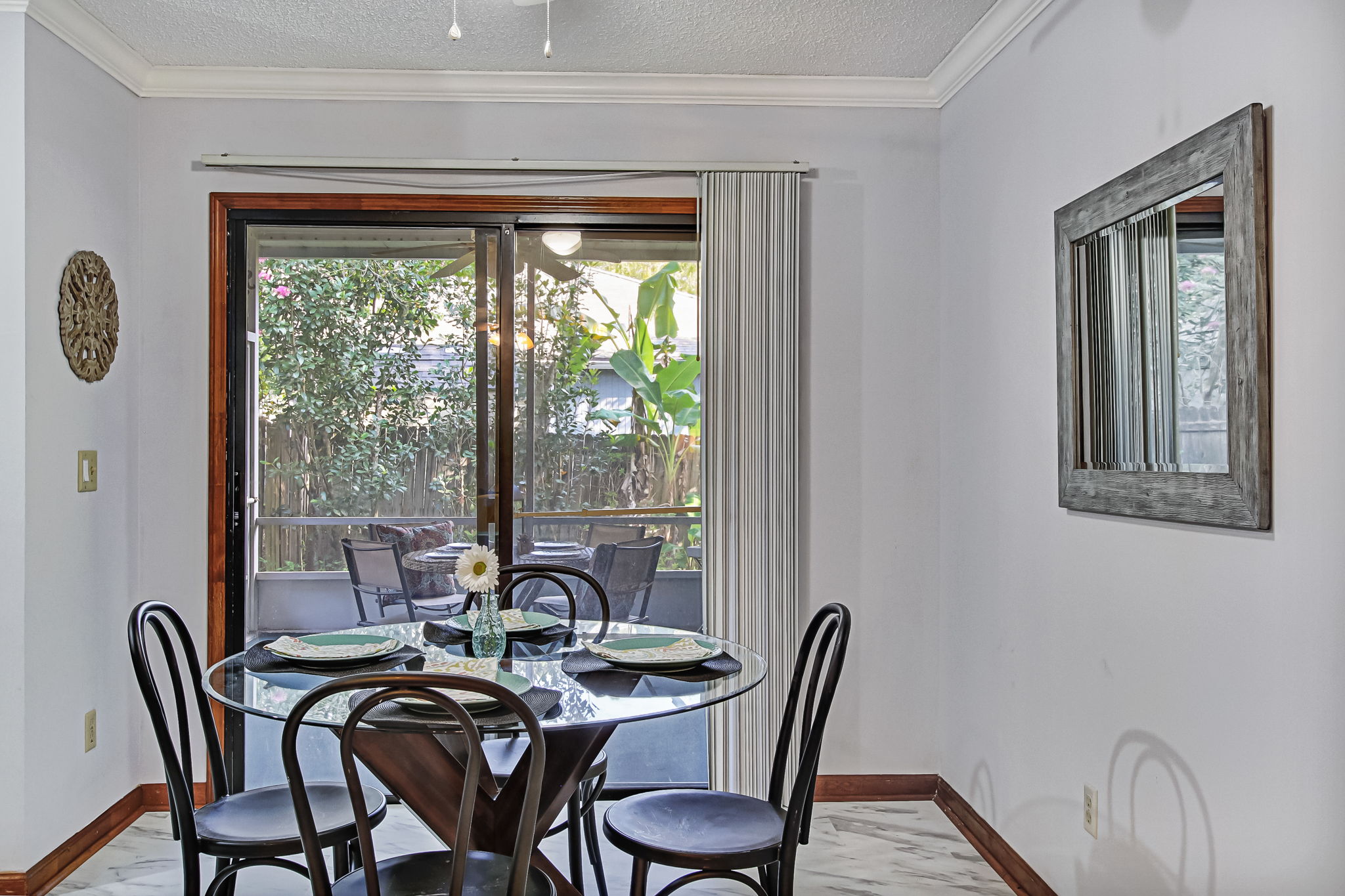 Dining Room opens to Lanai