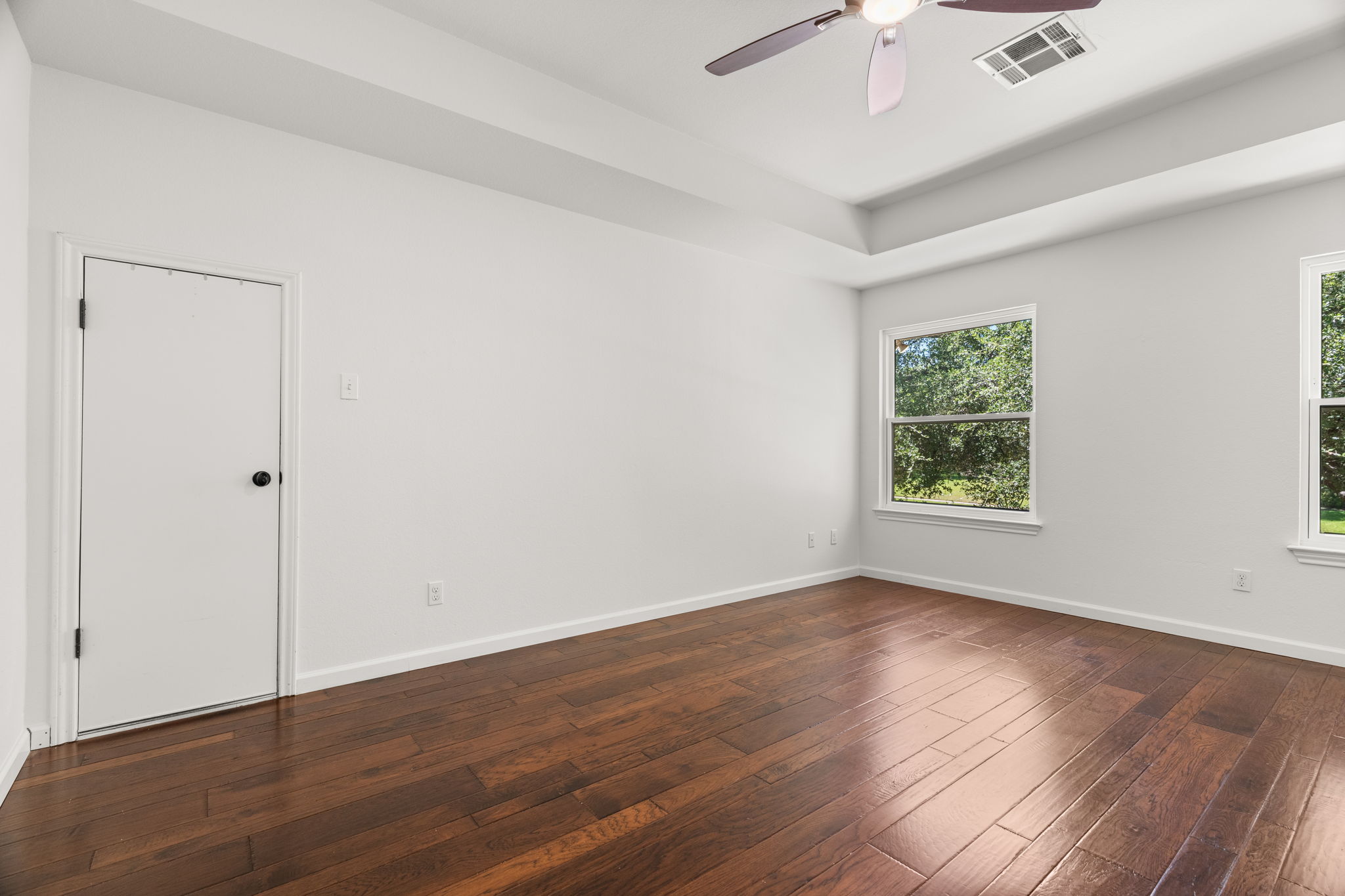 Upper-level bonus room that's ideal for a living area, game room, media center, home gym, or home office.
