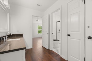Upper-level full bathroom.