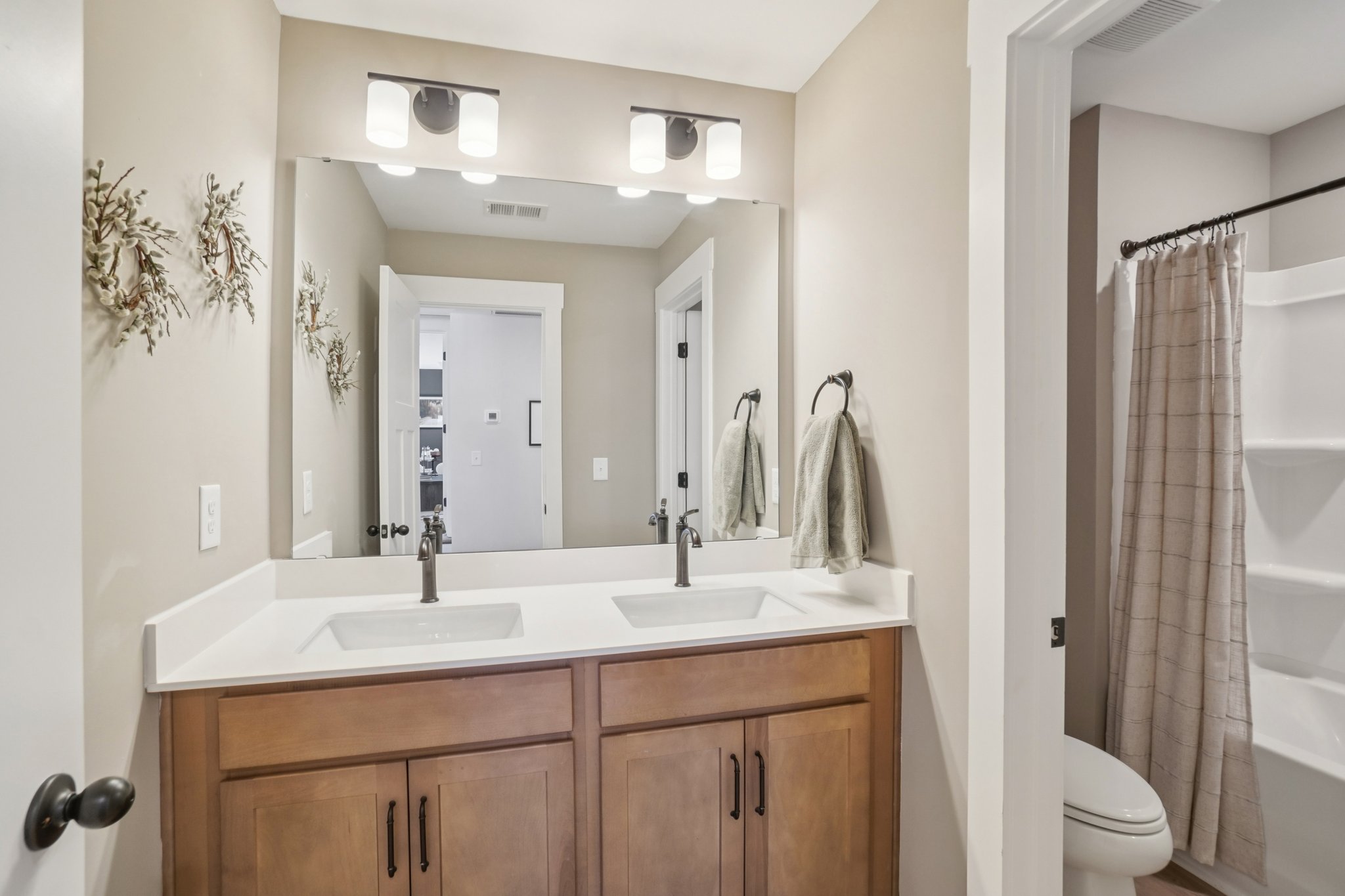 Briggs Dr-S0411-013.jpg