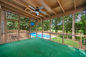 Screened-in Porch