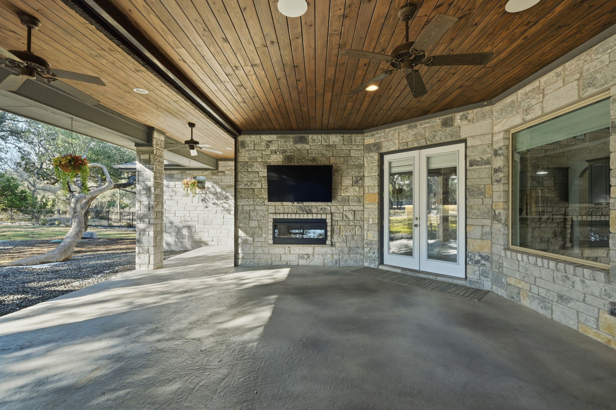 Covered Back Patio/Entertainment Area
