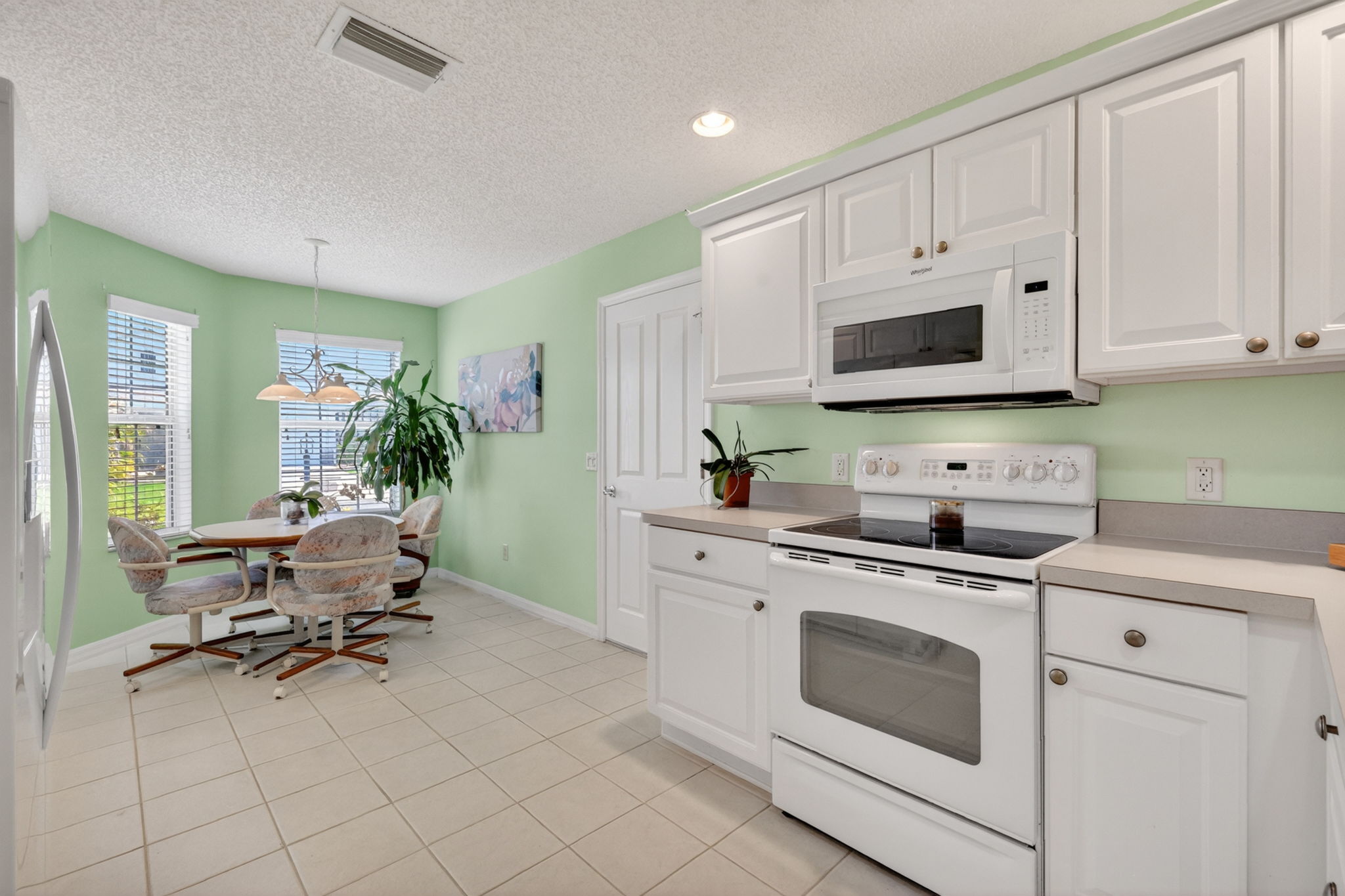 Kitchen and Dinette