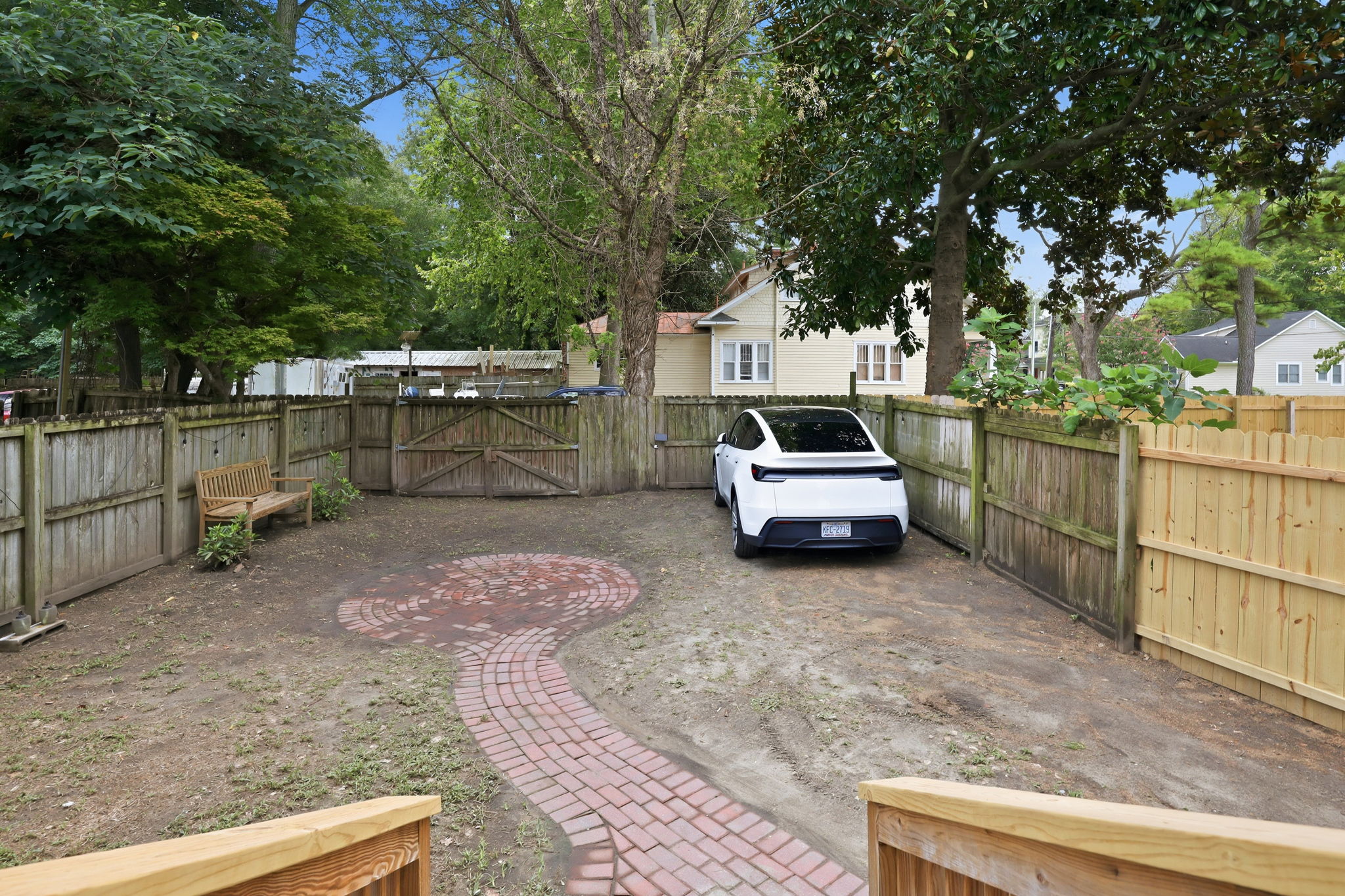  Photo 41