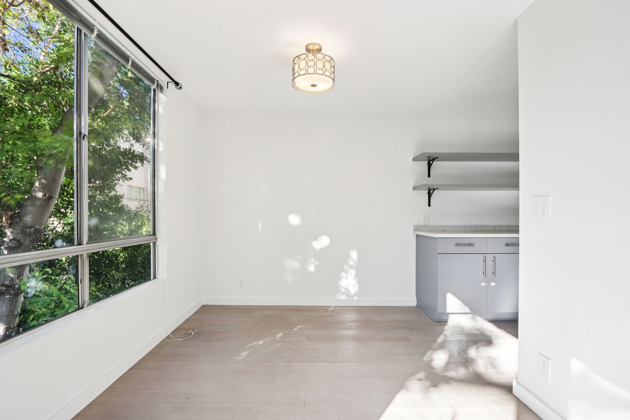 N Oakhurst Dr apt 204-S1401-009.jpg