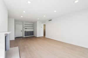 N Oakhurst Dr apt 204-S1401-004.jpg