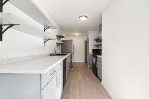 N Oakhurst Dr apt 204-S1401-010.jpg