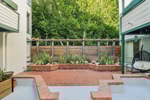 N Oakhurst Dr apt 204-S1401-021.jpg