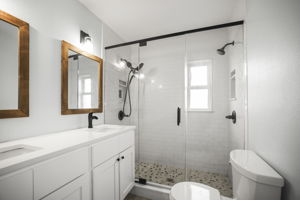 Bathroom 1 - 495A9289