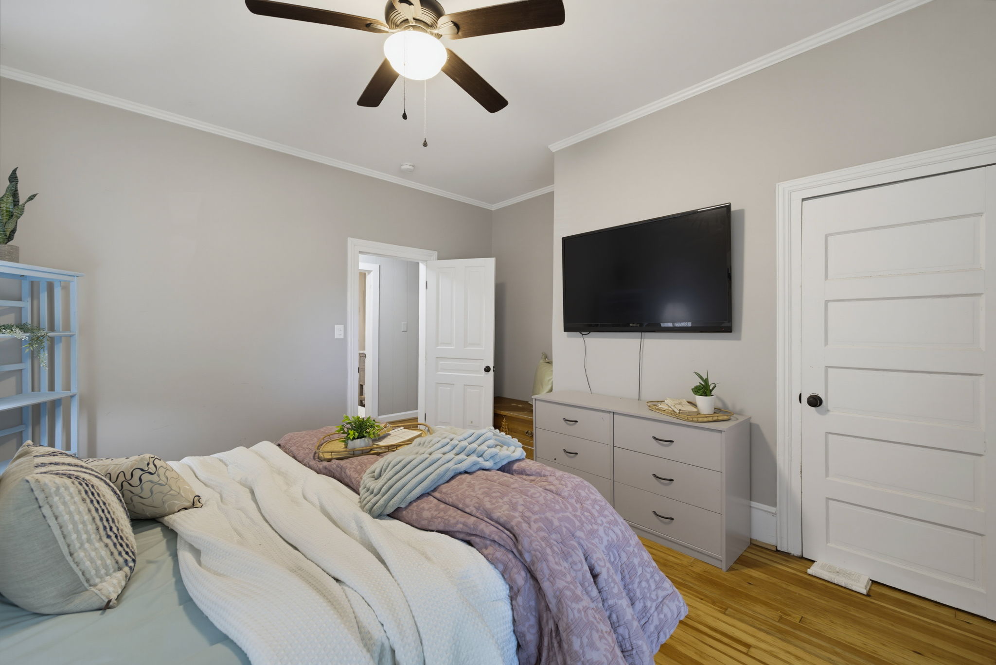 403 S 2nd Ave-10
