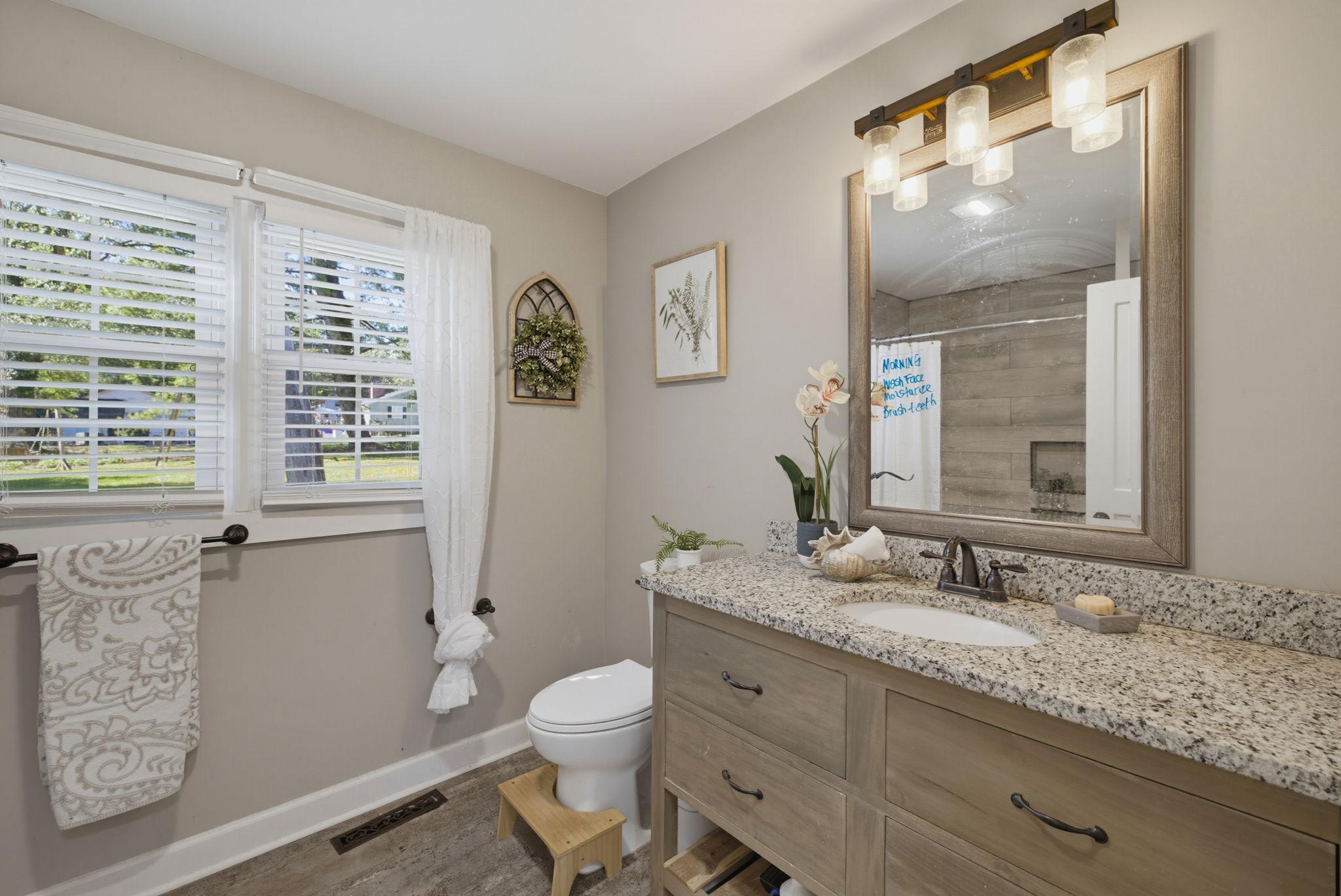 403 S 2nd Ave-11